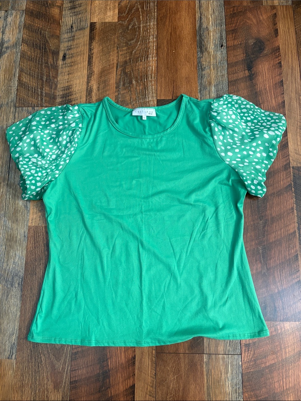 Green Puff-Sleeve Dot Tee by CeCe